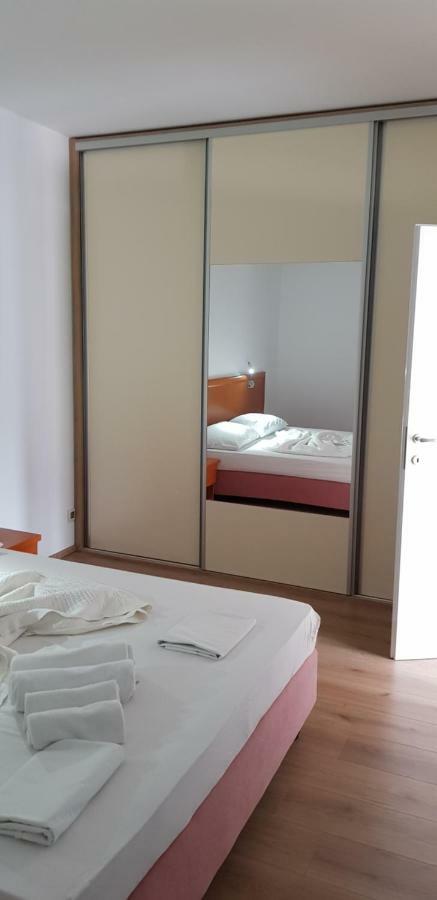 Premium Apartments Joy Primošten Exteriör bild